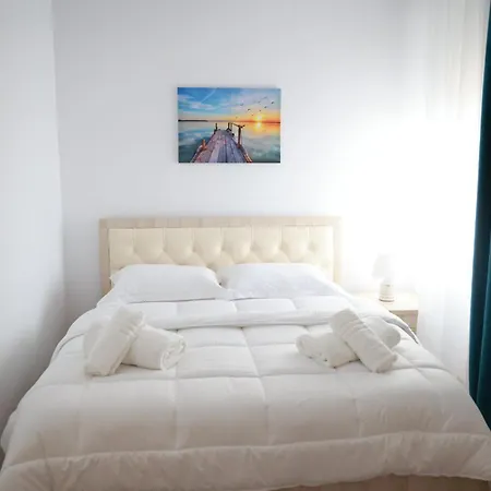 Eloise Apartment *